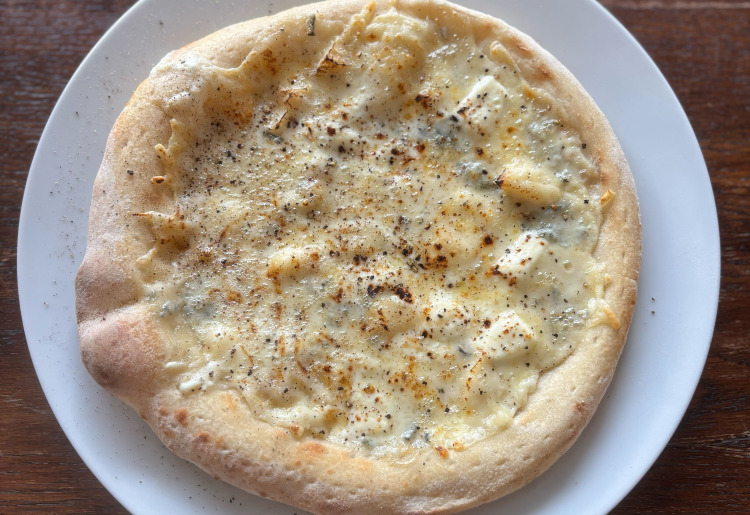 クアトロチーズピッツァ